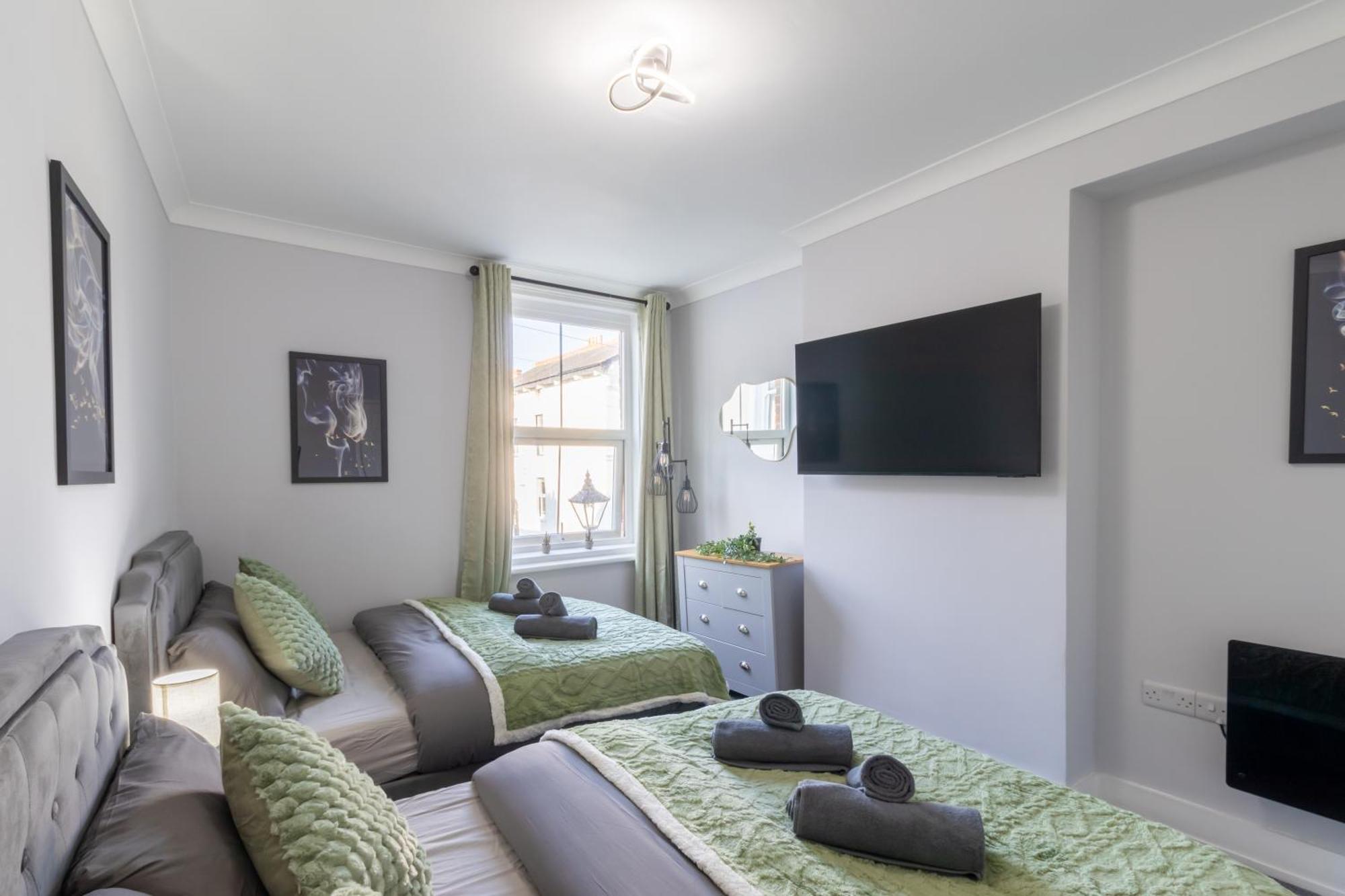 Open Mind Property - Apartment With 2 Double Beds Portsmouth Exteriör bild