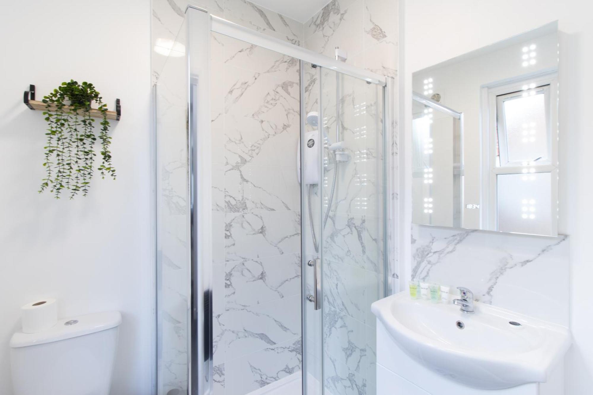 Open Mind Property - Apartment With 2 Double Beds Portsmouth Exteriör bild