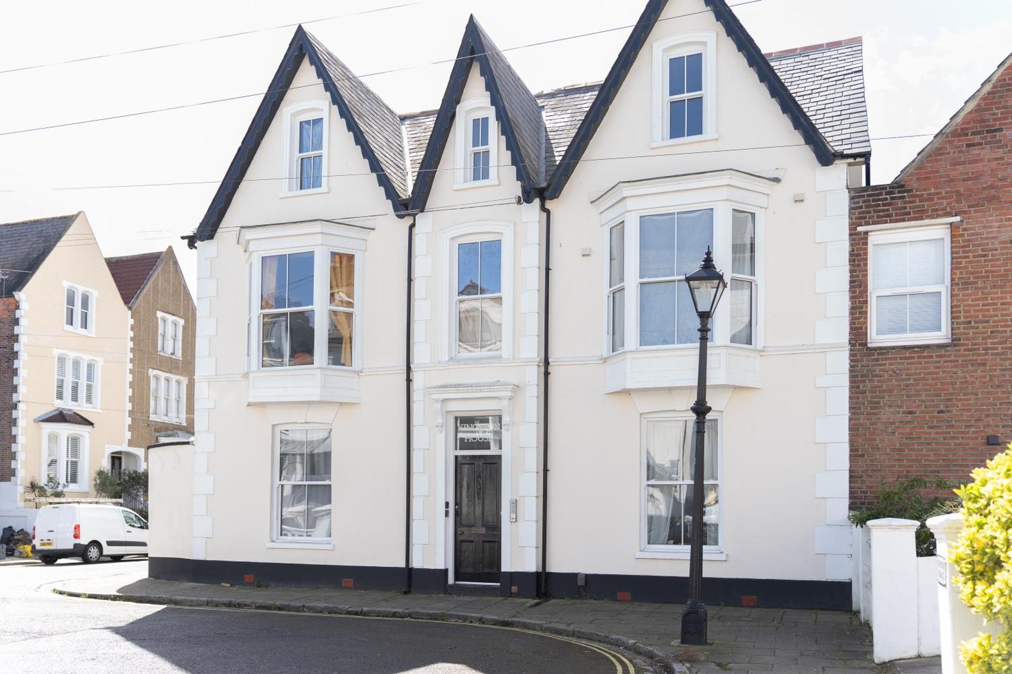 Open Mind Property - Apartment With 2 Double Beds Portsmouth Exteriör bild